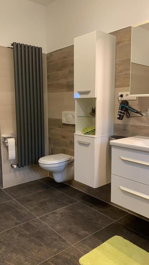 Stadtvilla Intzeplatz - Apartment Borkum Remscheid Esterno foto