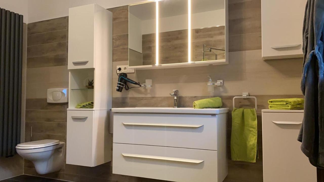 Stadtvilla Intzeplatz - Apartment Borkum Remscheid Esterno foto