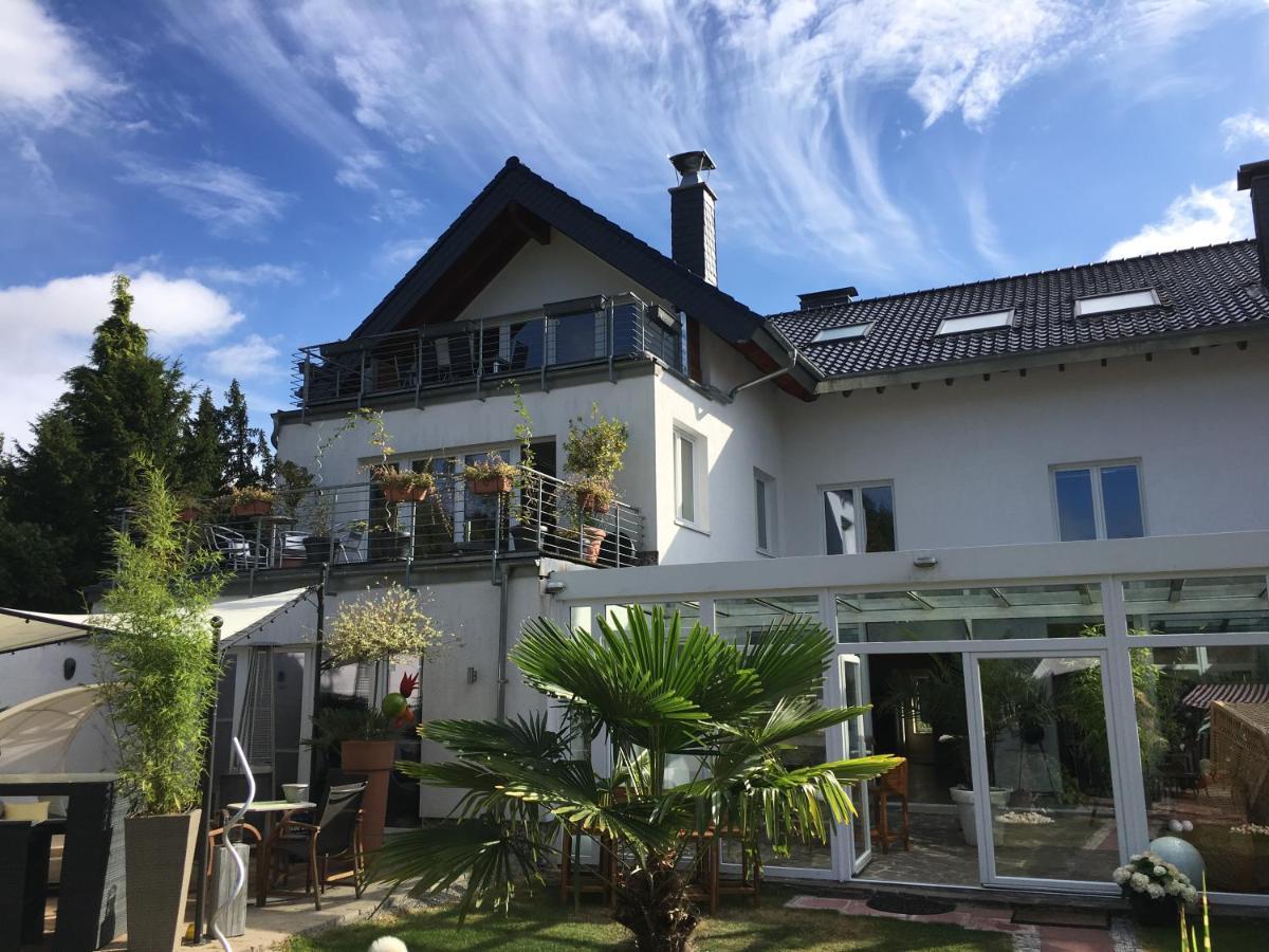 Stadtvilla Intzeplatz - Apartment Borkum Remscheid Esterno foto